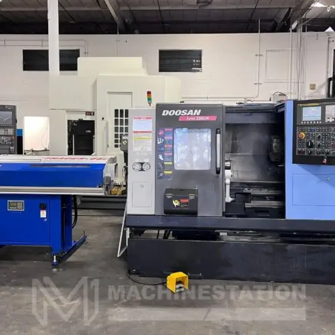 Doosan Lynx 220LMA CNC Turn Mill Center - Lathe
