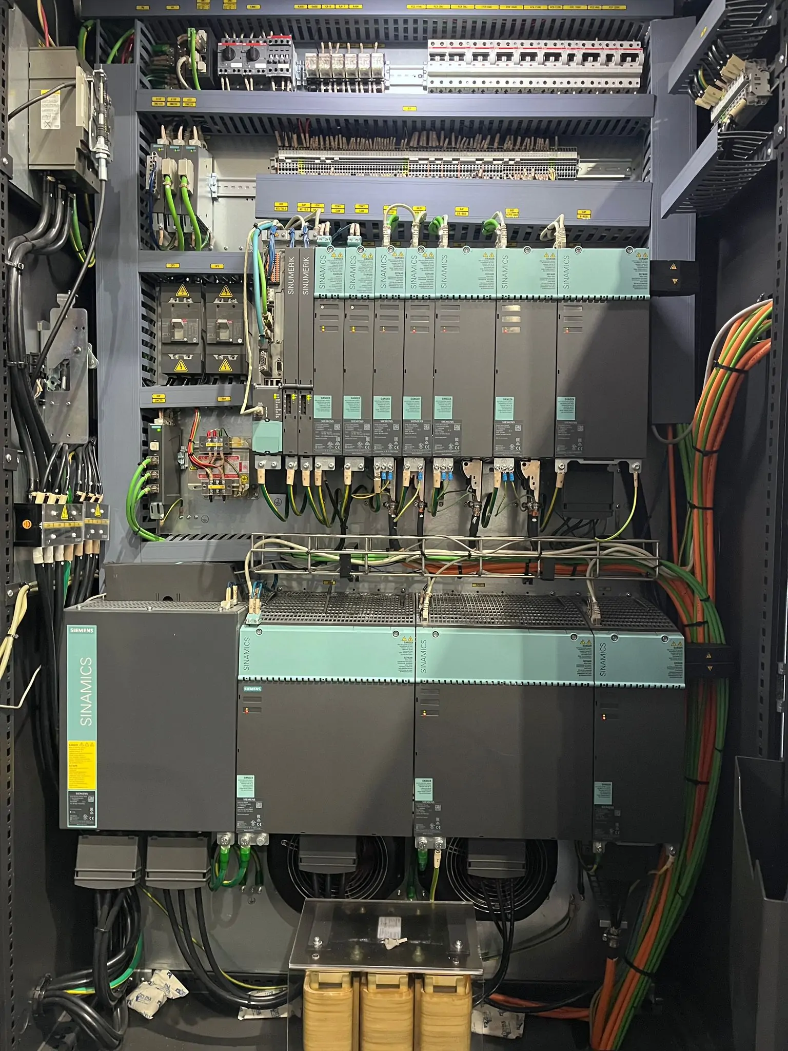 Used Hyundai Wia XF6300 5-Axis CNC Vertical Machining Center (2016)