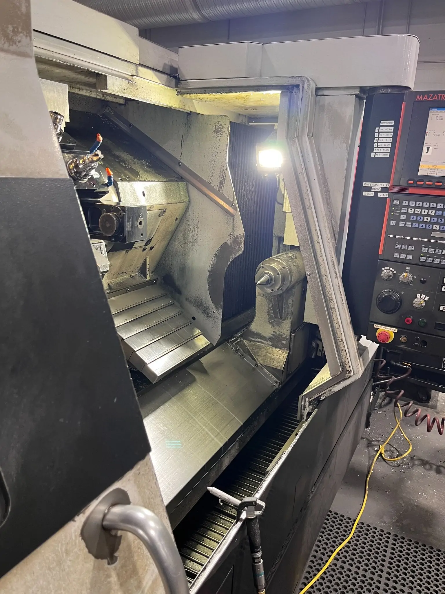 まっつん 1984-86 Nissan 300ZX Z31 OEM Maroon Red Front Floor Mat Set | eBay