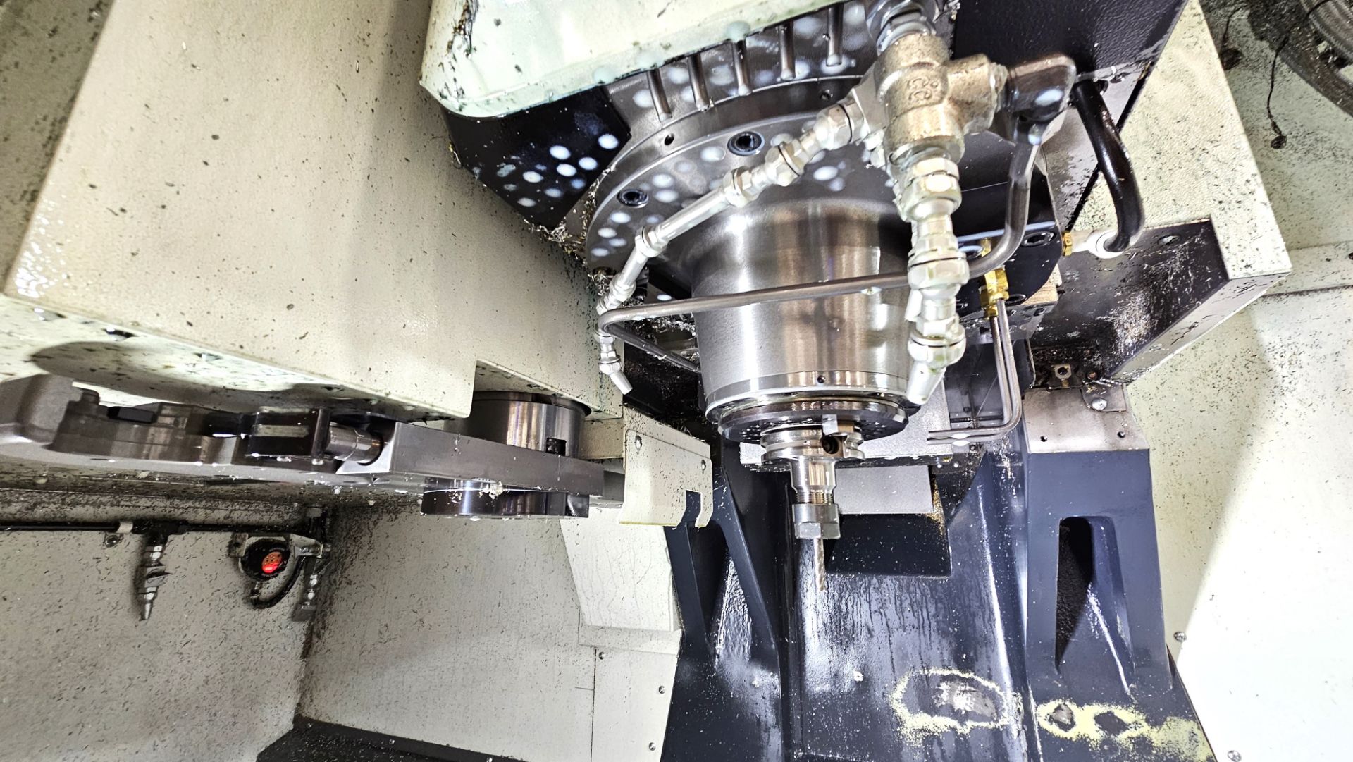 DMG Mori CMX1100V 4-Axis (3)