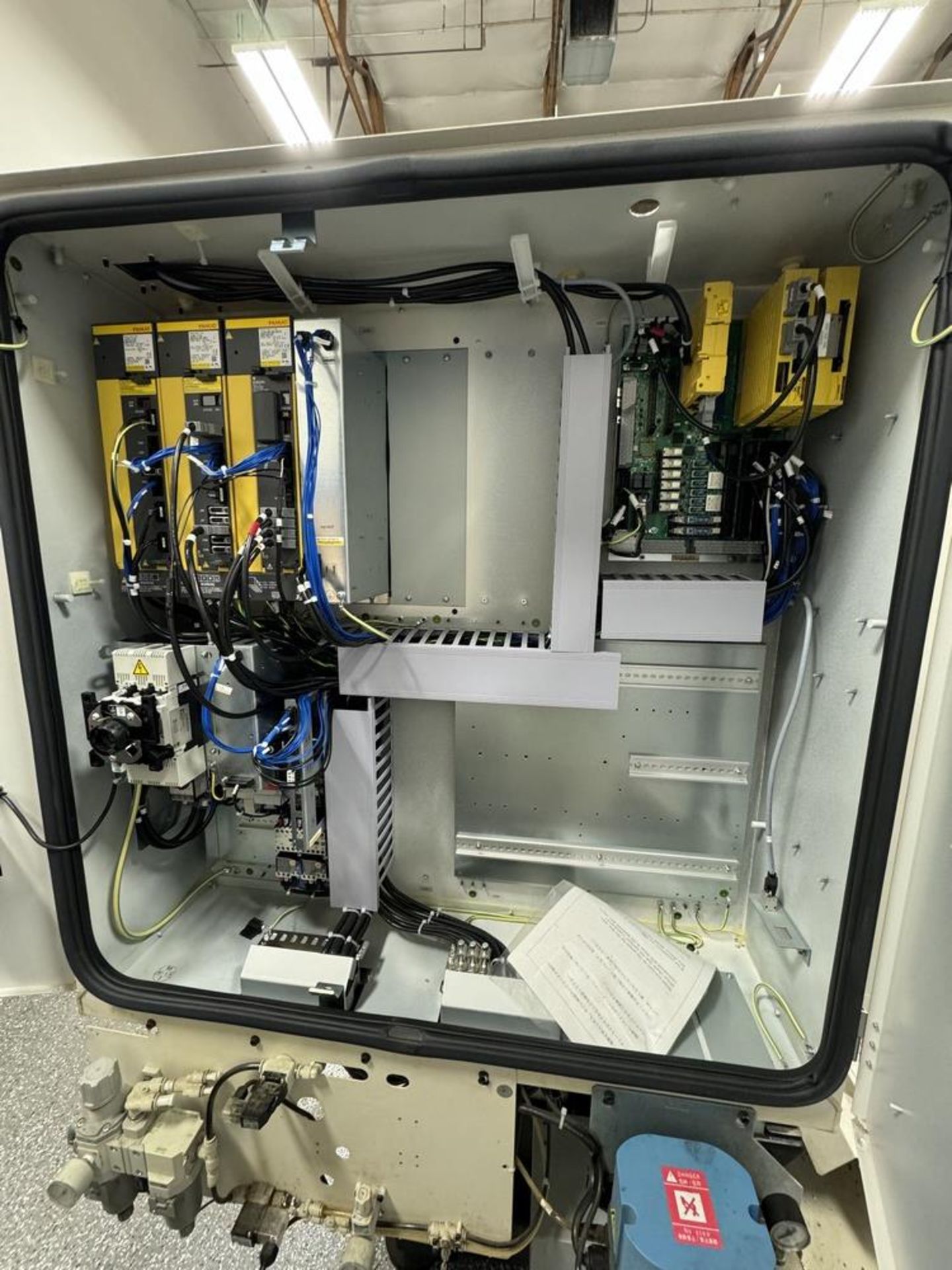 Fanuc Robodrill A-D14MiB CNC (2)