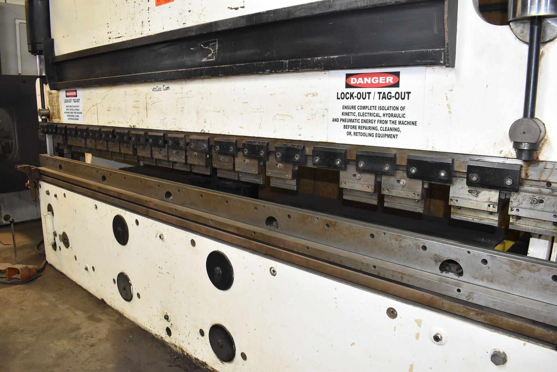 PROMECAM CNC Press Brake (1)