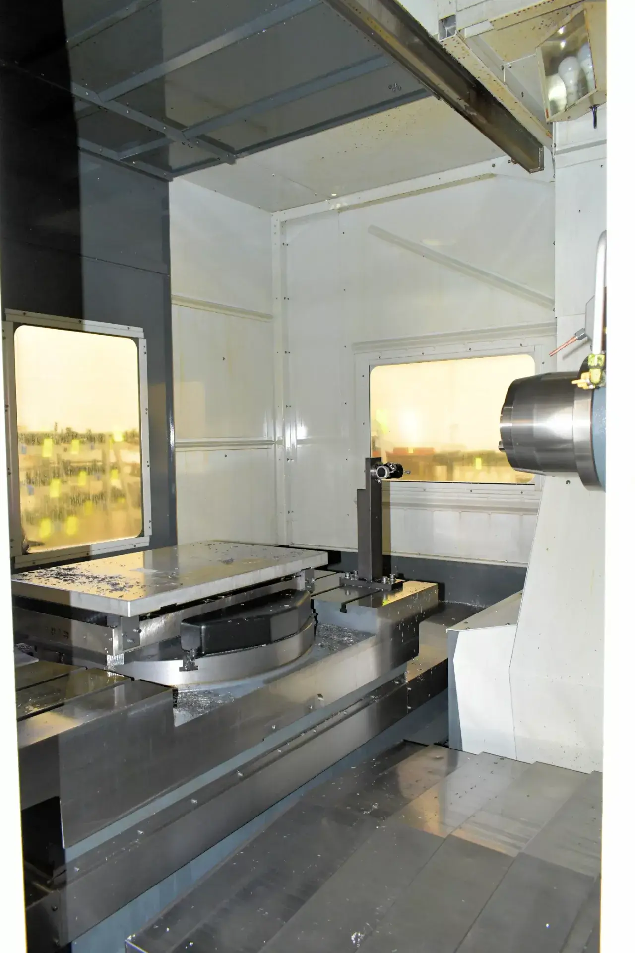 Haas EC-1600YZT-3