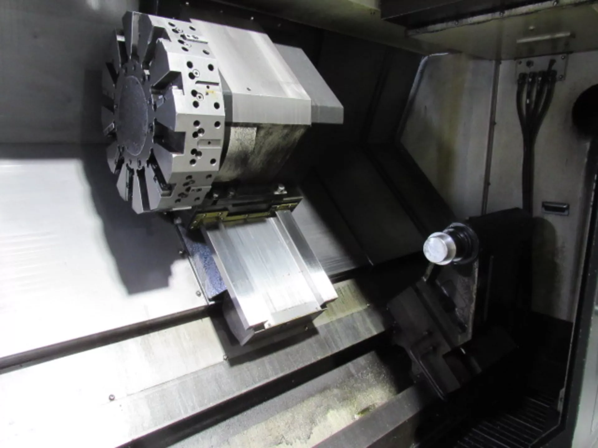 Hyundai Wia L300LC CNC Turning Center-3