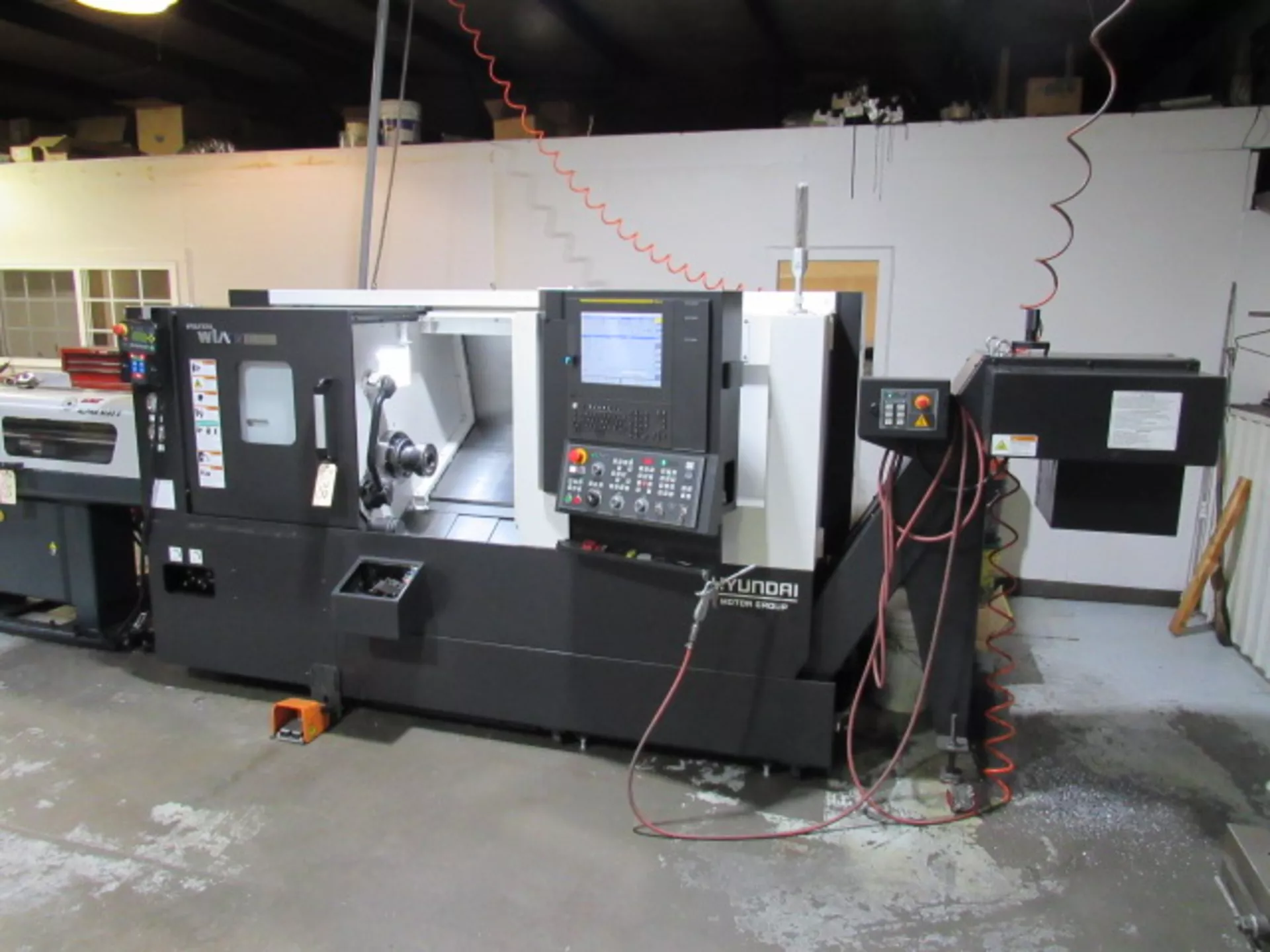 Hyundai Wia SE2200L CNC Turning Center-1