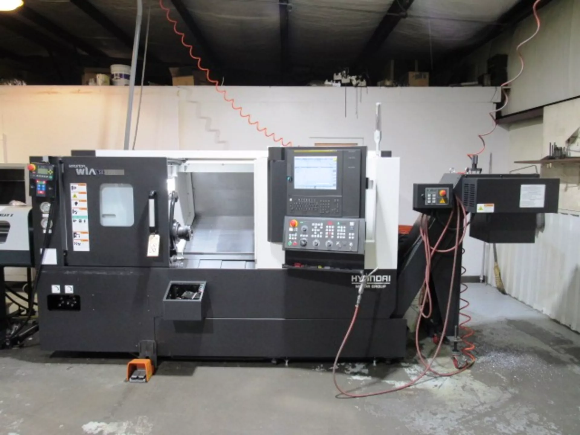 Hyundai Wia SE2200L CNC Turning Center