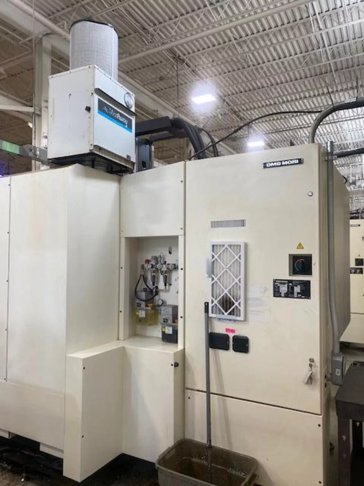 DMG MORI CMX 1100V (2)