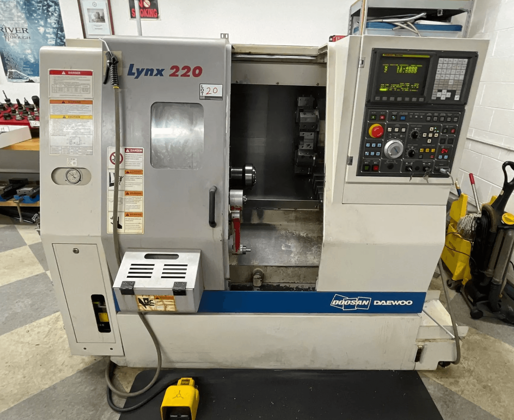 Used Daewoo Doosan Mynx 540 Vertical Machining Center - MachineStation