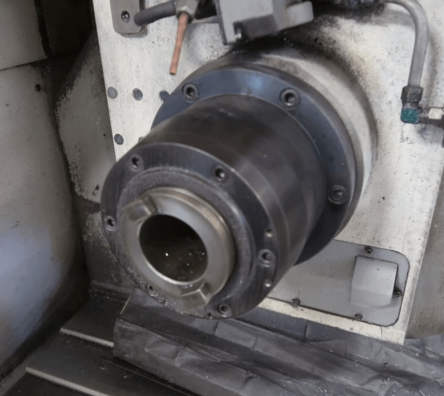 HAAS EC-1600-3X CNC Horizontal Machining Center (5)