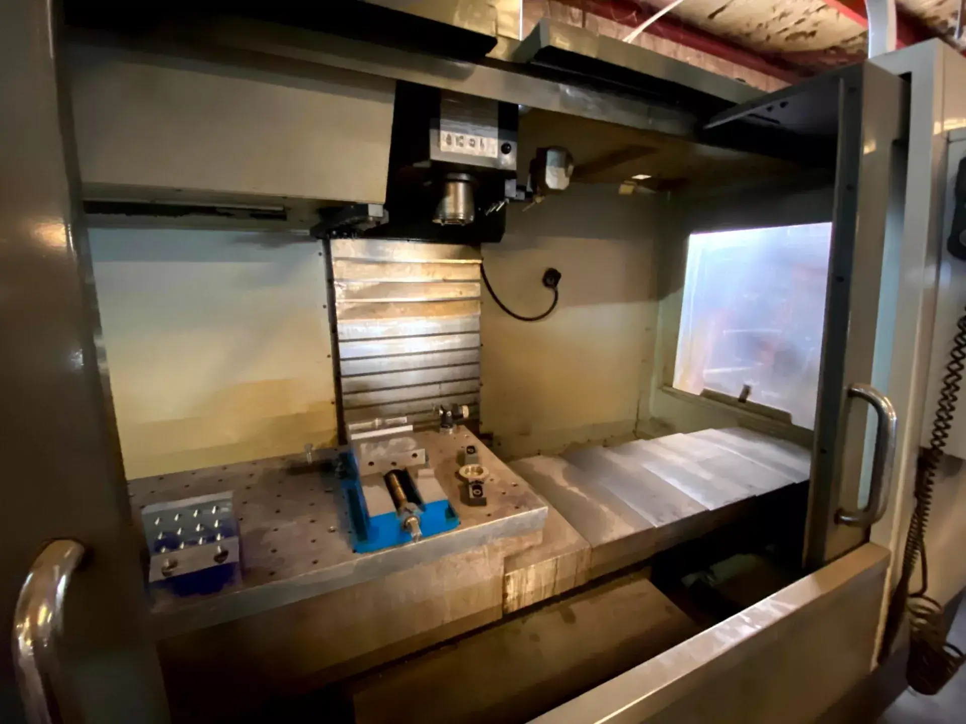 Haas VF-4SS-1