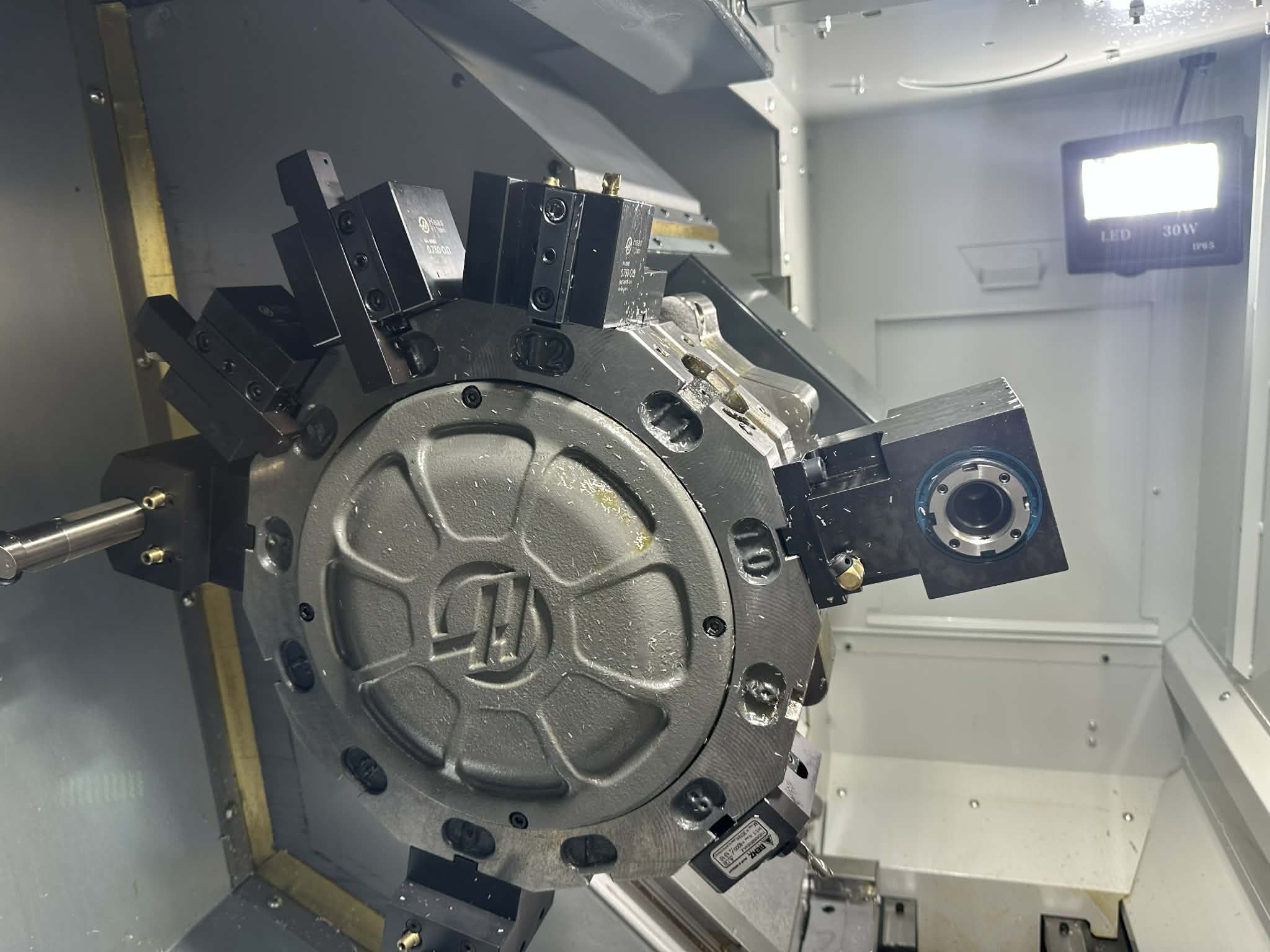 HAAS ST-15Y CNC LATHE - 2024 Y-AXIS, LIVE TOOLING, ONLY 4 CUTTING HOURS 2