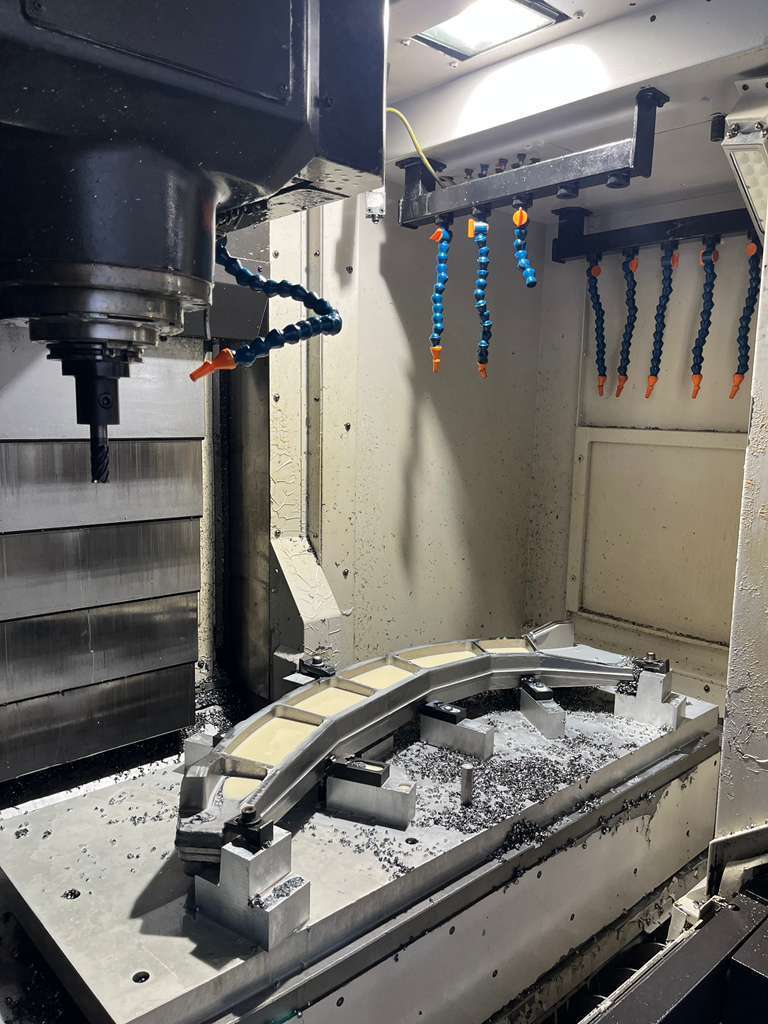 OKUMA MA-550VB CNC VERTICAL MACHINING CENTER - 50 TAPER MILL 6