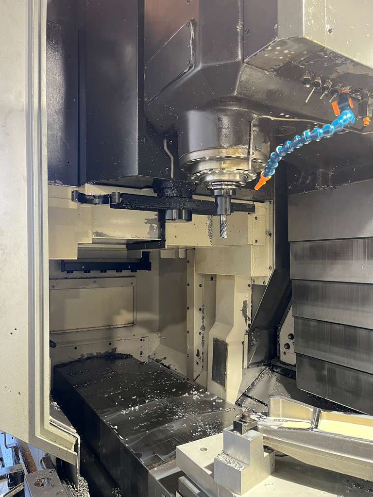 OKUMA MA-550VB CNC VERTICAL MACHINING CENTER - 50 TAPER MILL 7
