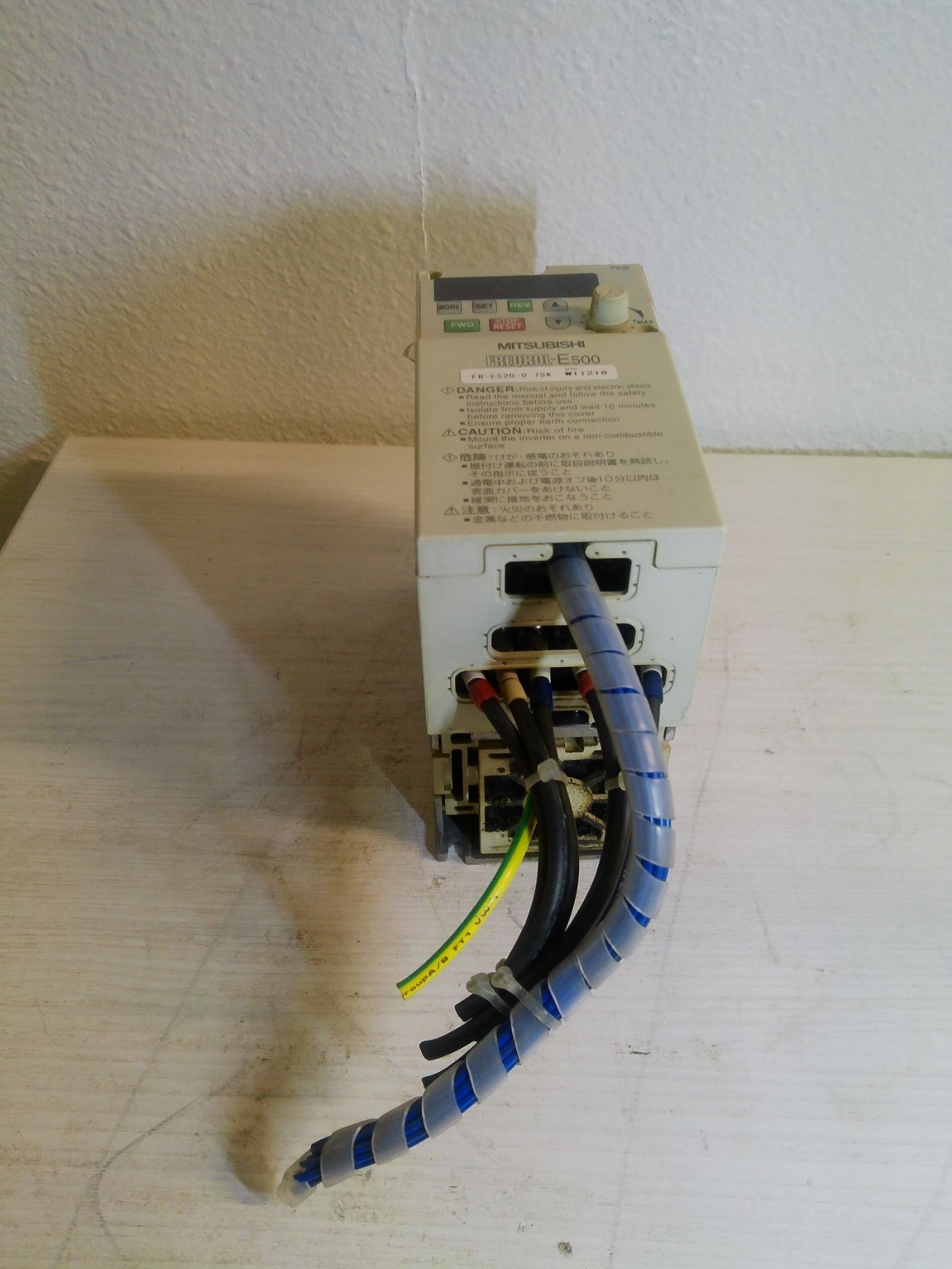 MITSUBISHI FR-E529-0.75K 1