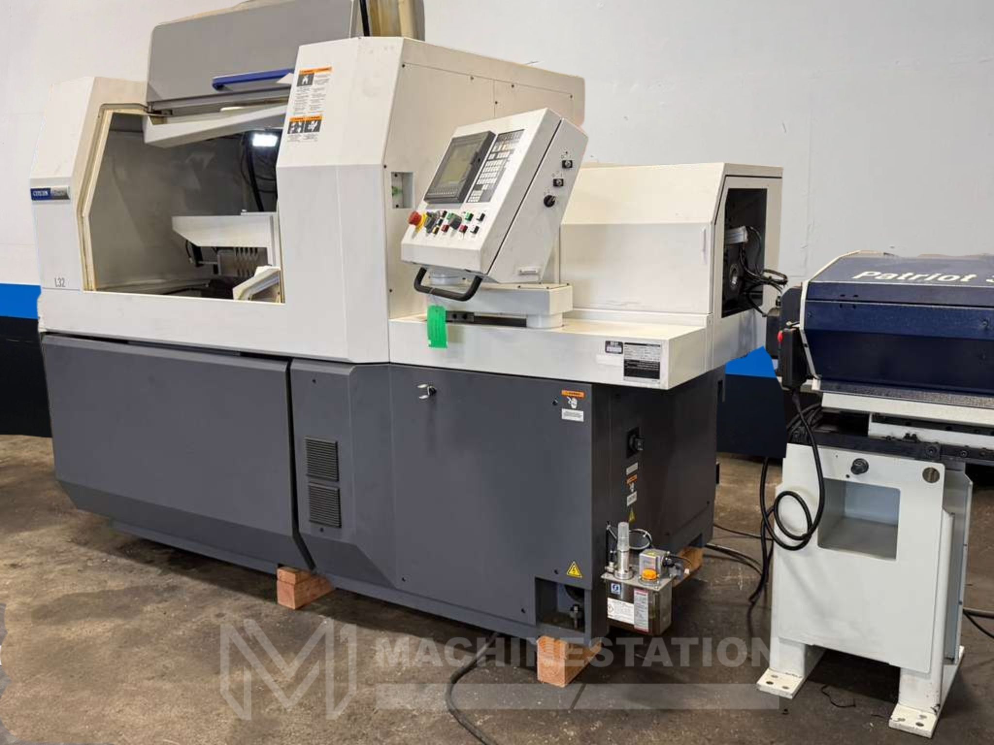 Citizen Cincom L32-1M8 CNC Swiss Type Automatic Lathe - 2019 Bar Feeder 6