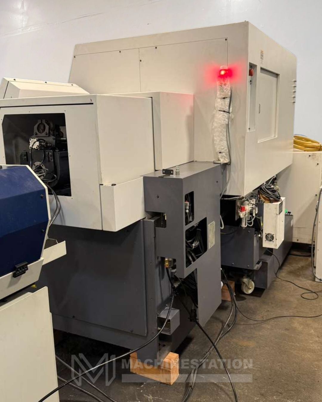Citizen Cincom L32-1M8 CNC Swiss Type Automatic Lathe - 2019 Bar Feeder 21