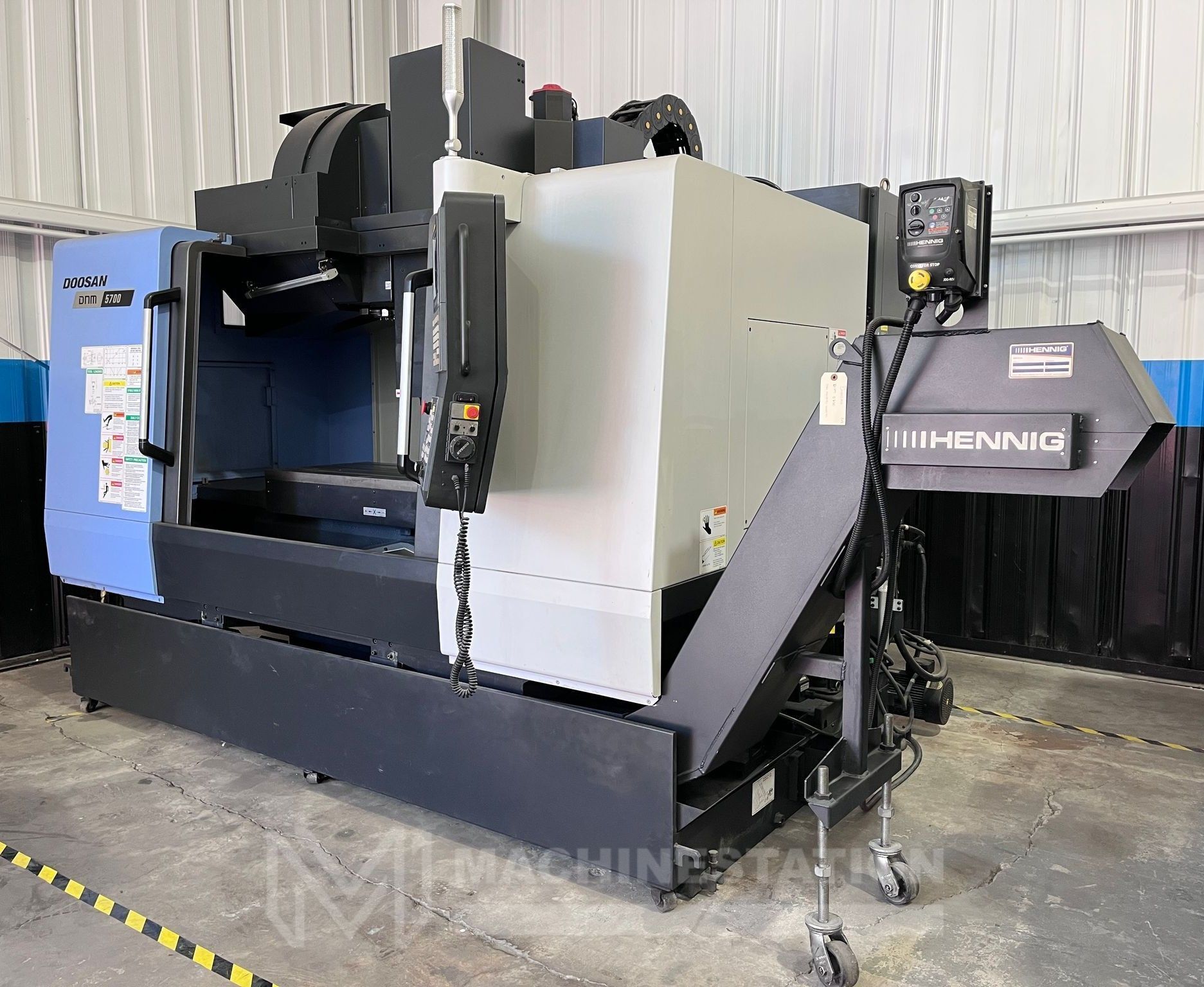 Doosan DNM-5700 CNC Vertical Machining Center - Mill 2