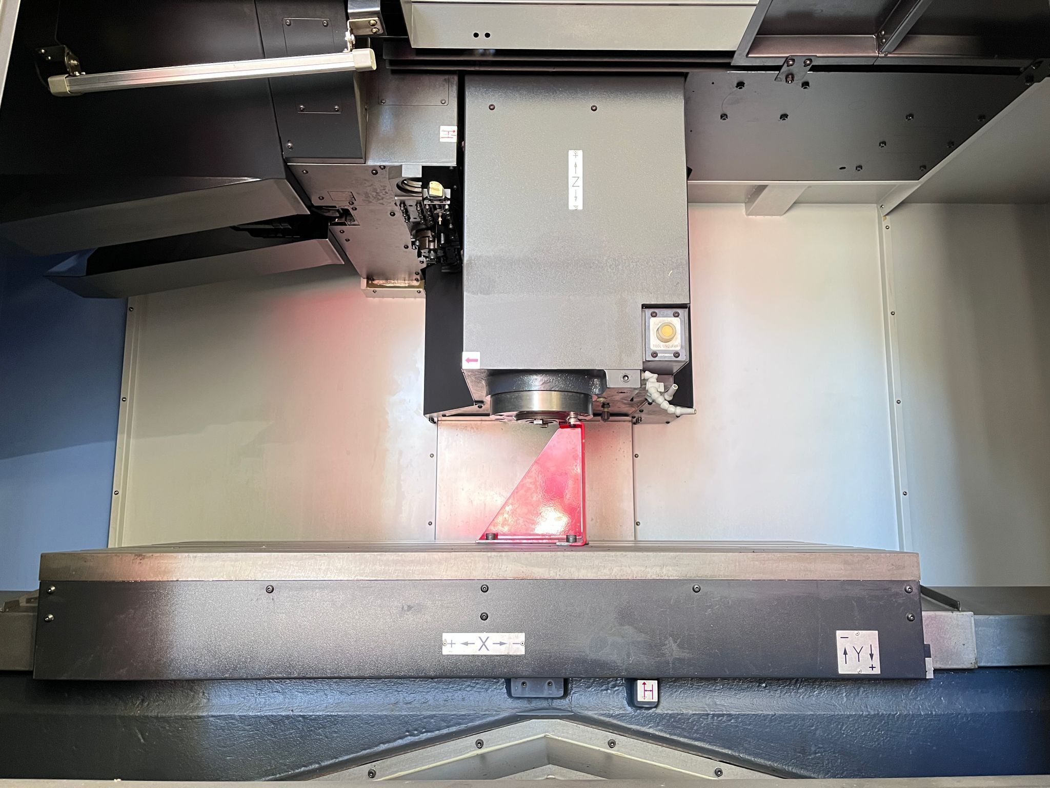 Doosan DNM-5700 CNC Vertical Machining Center - Mill 8