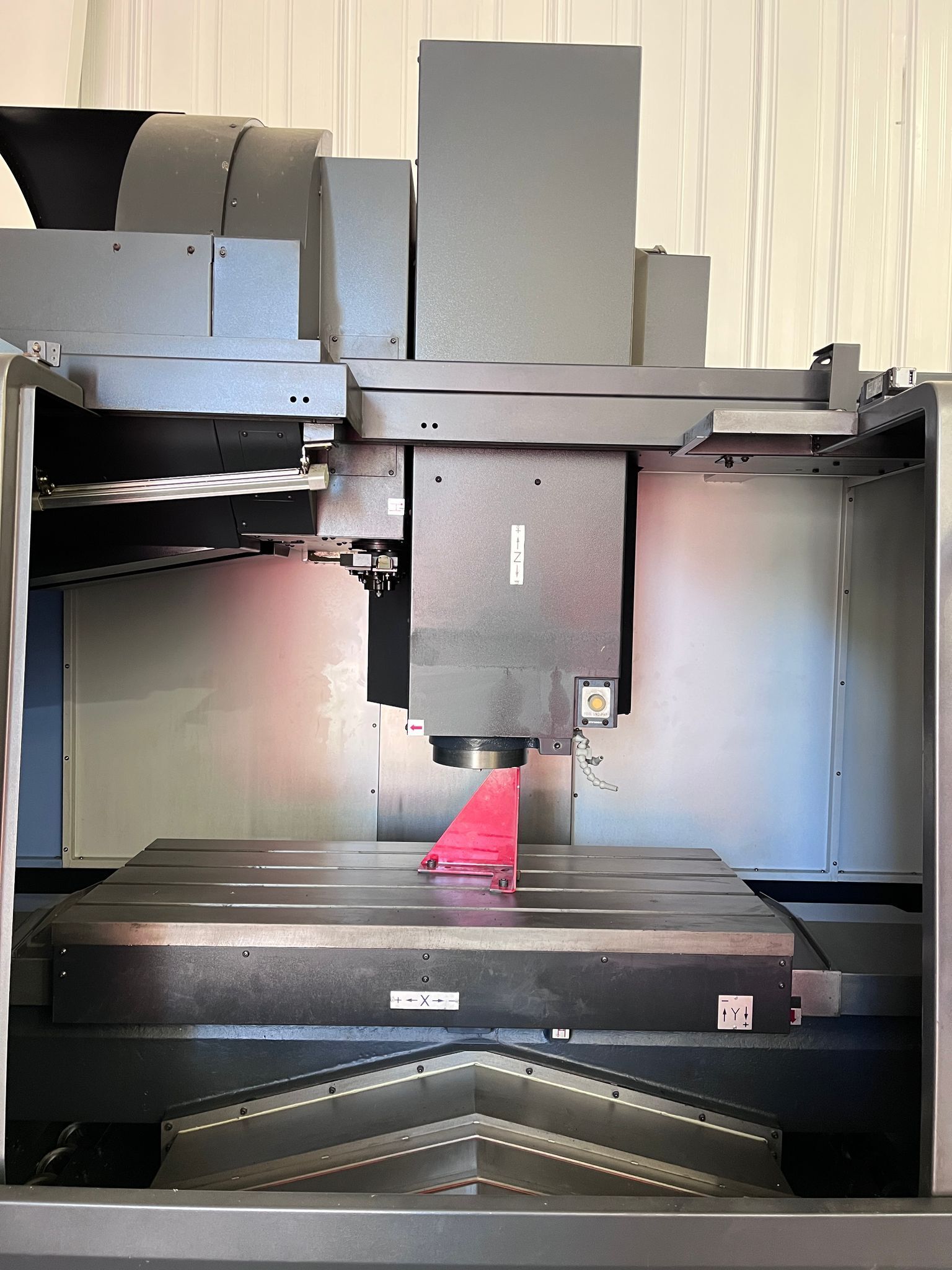 Doosan DNM-5700 CNC Vertical Machining Center - Mill 6