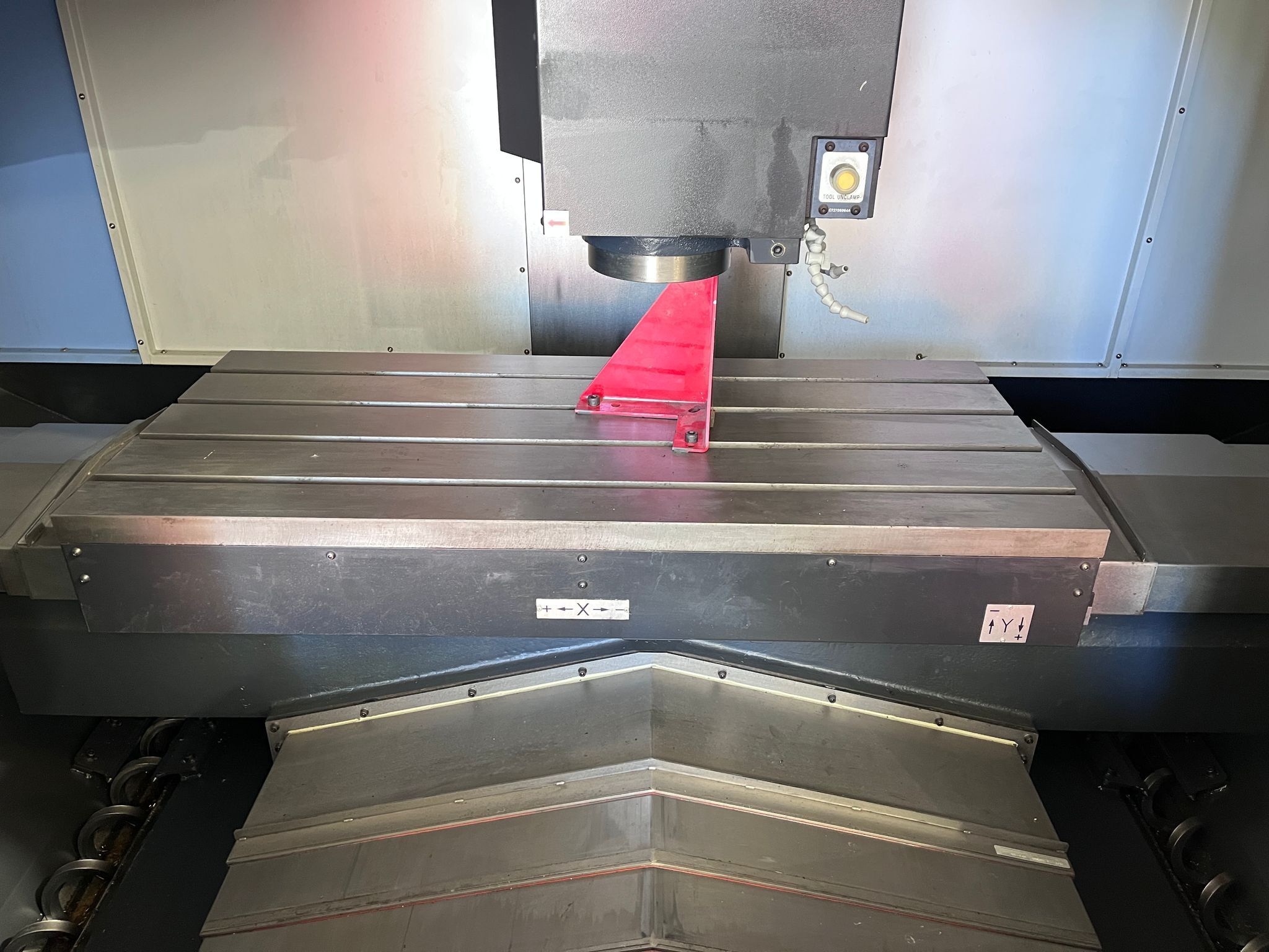 Doosan DNM-5700 CNC Vertical Machining Center - Mill 7