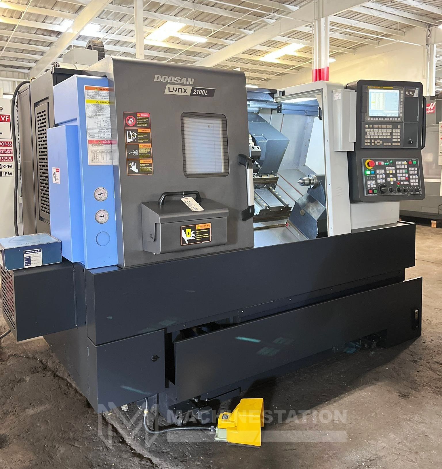Doosan Lynx 2100LB CNC Turning Center - Lathe 2