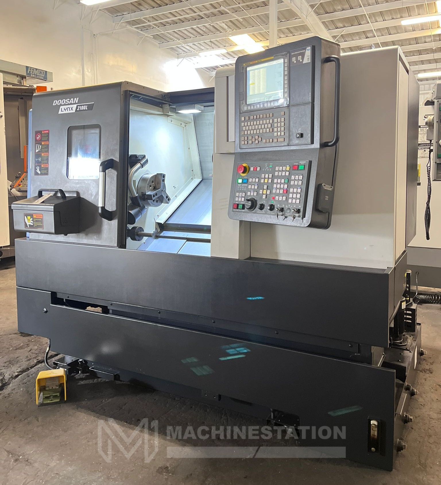 Doosan Lynx 2100LB CNC Turning Center - Lathe 3