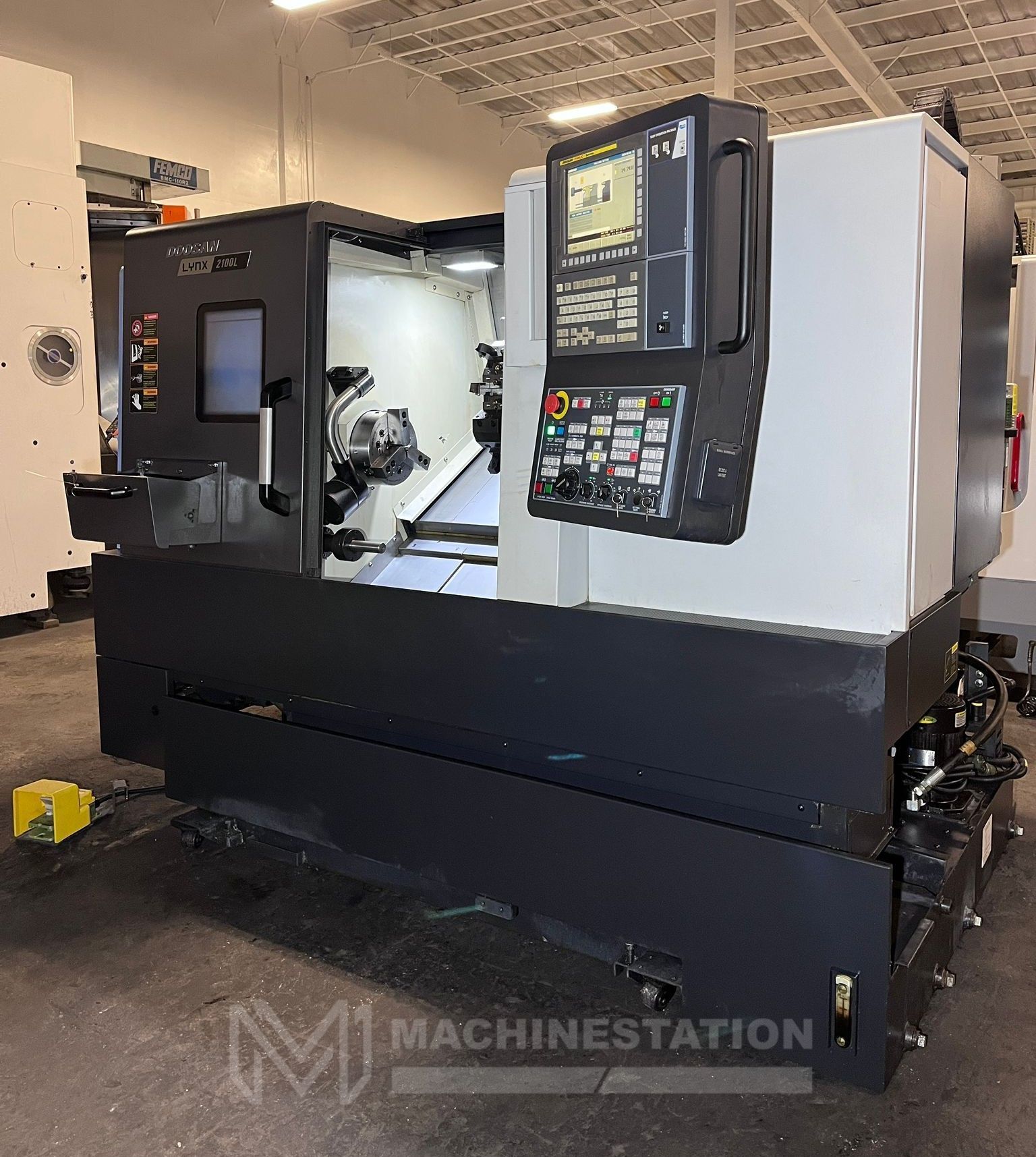 Doosan Lynx 2100LB CNC Turning Center - Lathe 4