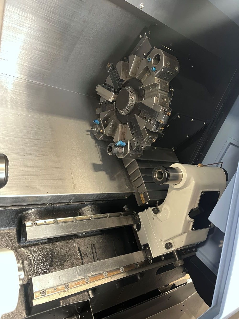 Doosan Lynx 220LC CNC Turning Center - Lathe 13
