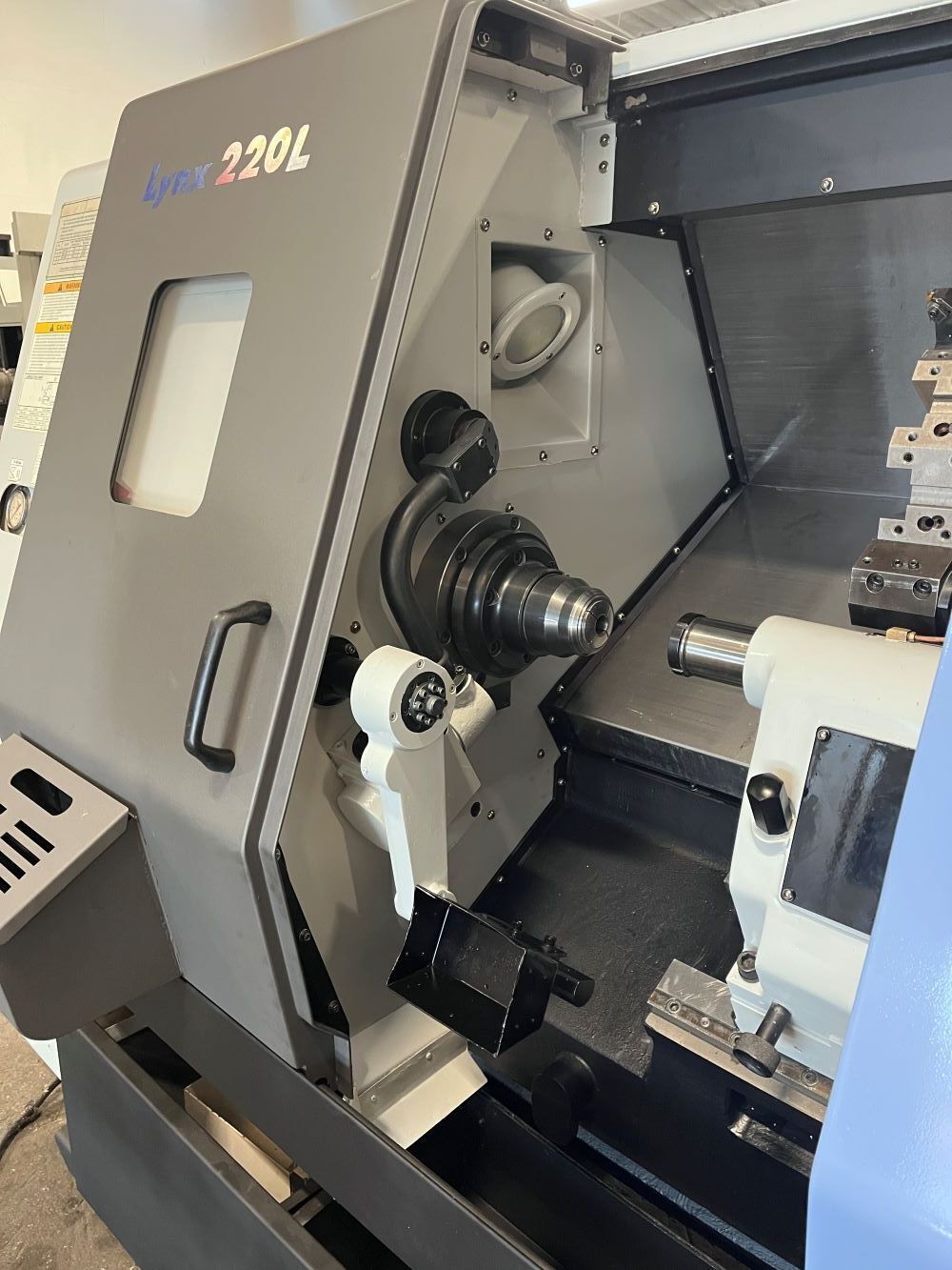 Doosan Lynx 220LC CNC Turning Center - Lathe 8