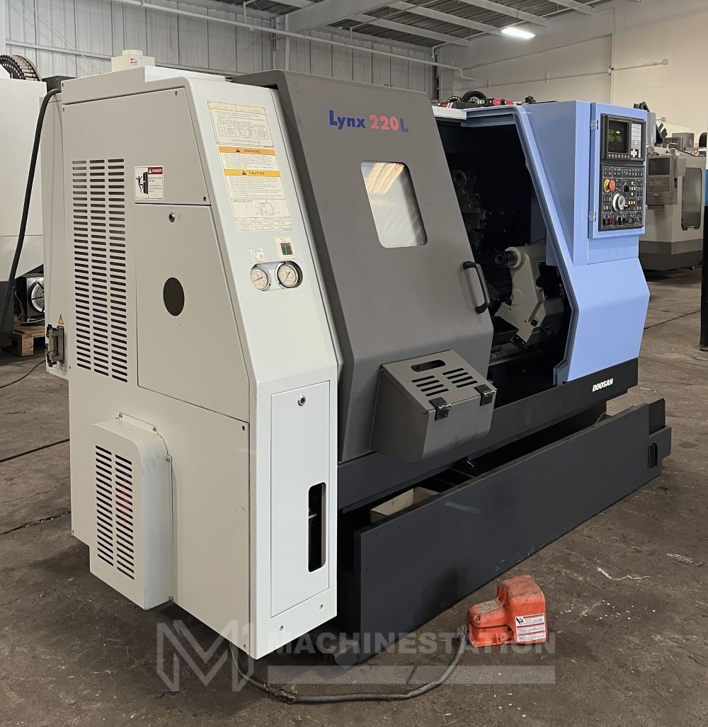 Doosan Lynx 220LC CNC Turning Center - Lathe 2
