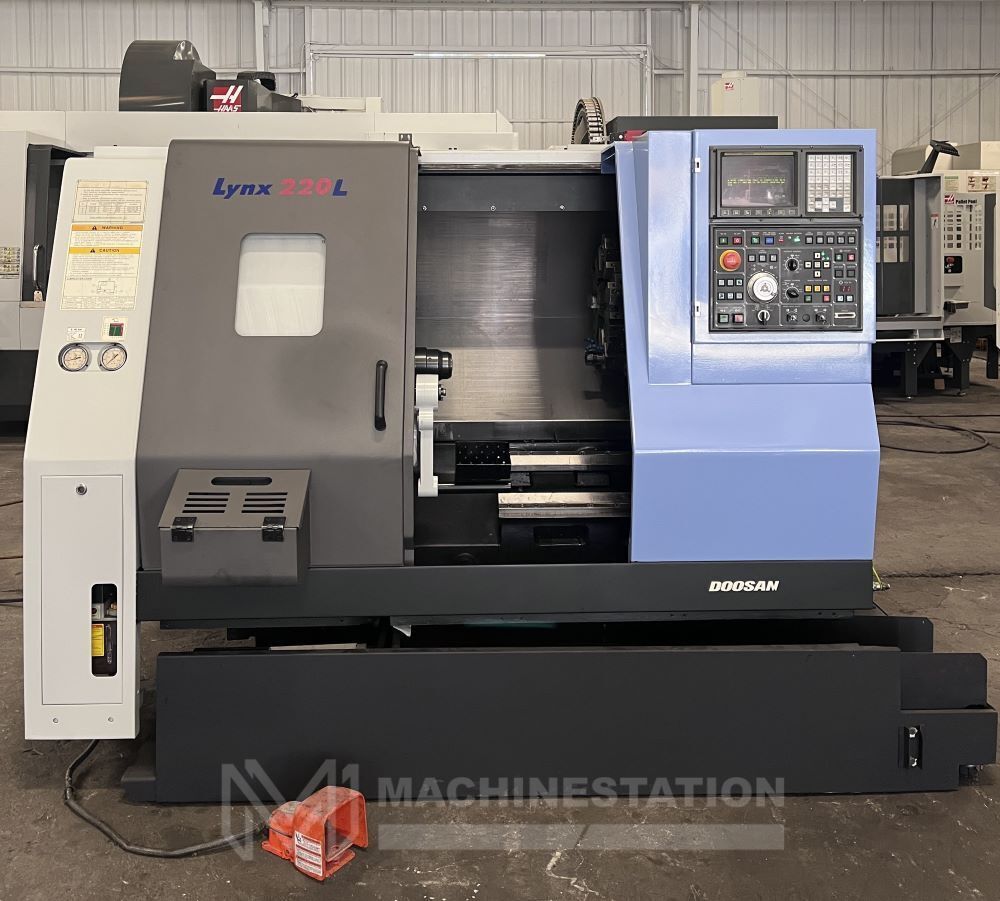 Doosan Lynx 220LC CNC Turning Center - Lathe 1