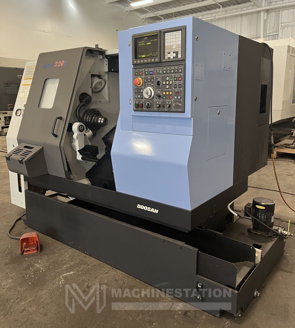 Doosan Lynx 220LC CNC Turning Center - Lathe 4