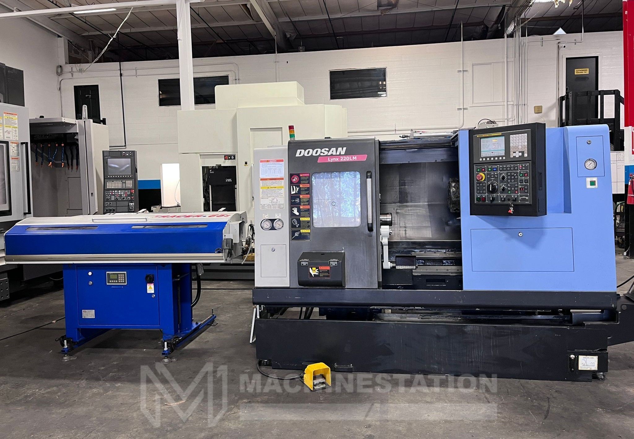 Doosan Lynx 220LMA CNC Turn Mill Center - Lathe 1