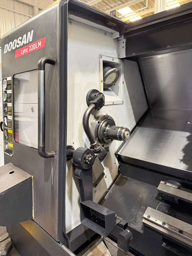 Doosan Lynx 220LMA CNC Turning Center - C Axis Live Tool Bar Feeder Lathe 12