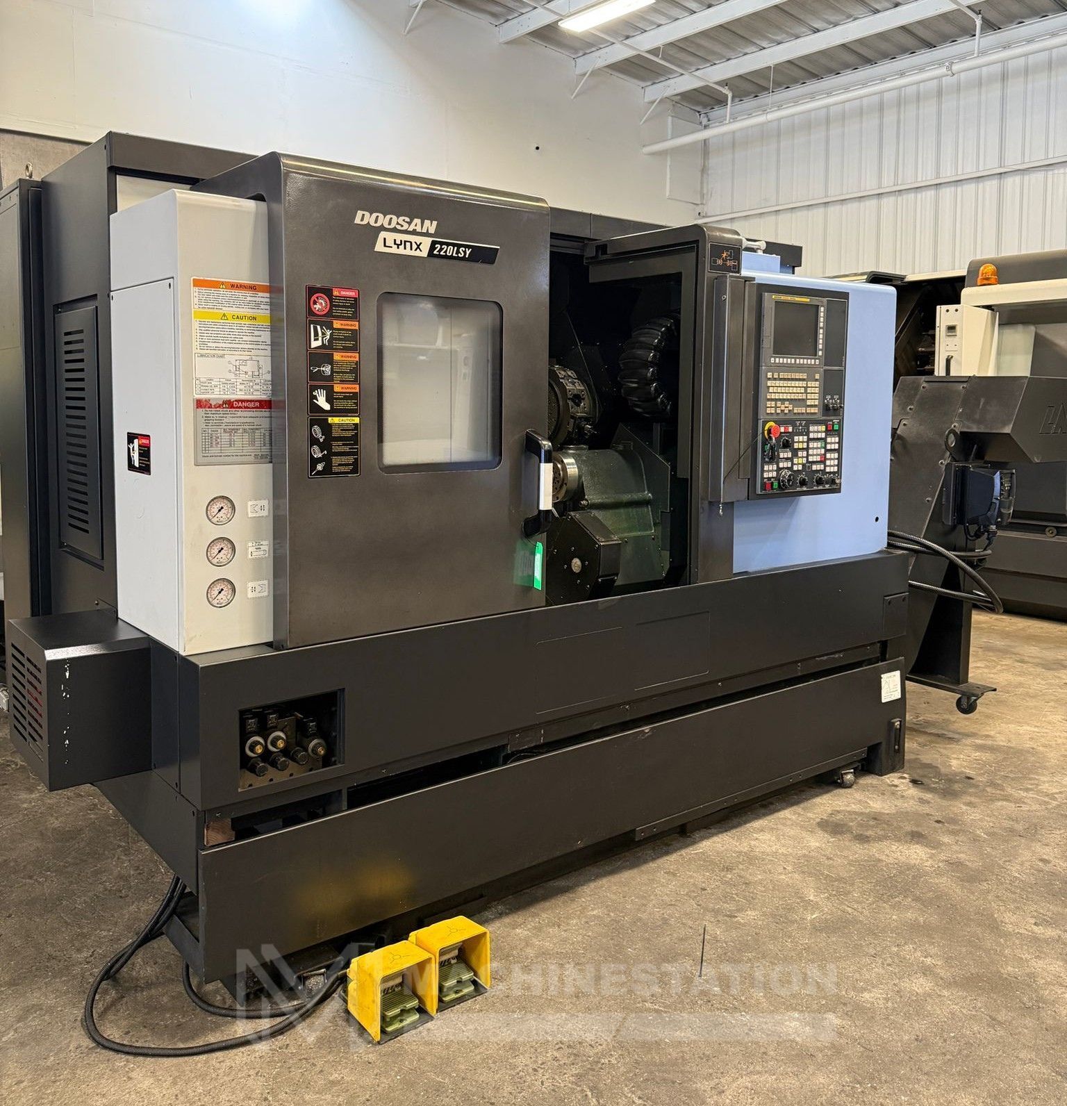 Doosan Lynx 220LSYC CNC Turning Center - Sub Spindle Y Axis Lathe 3