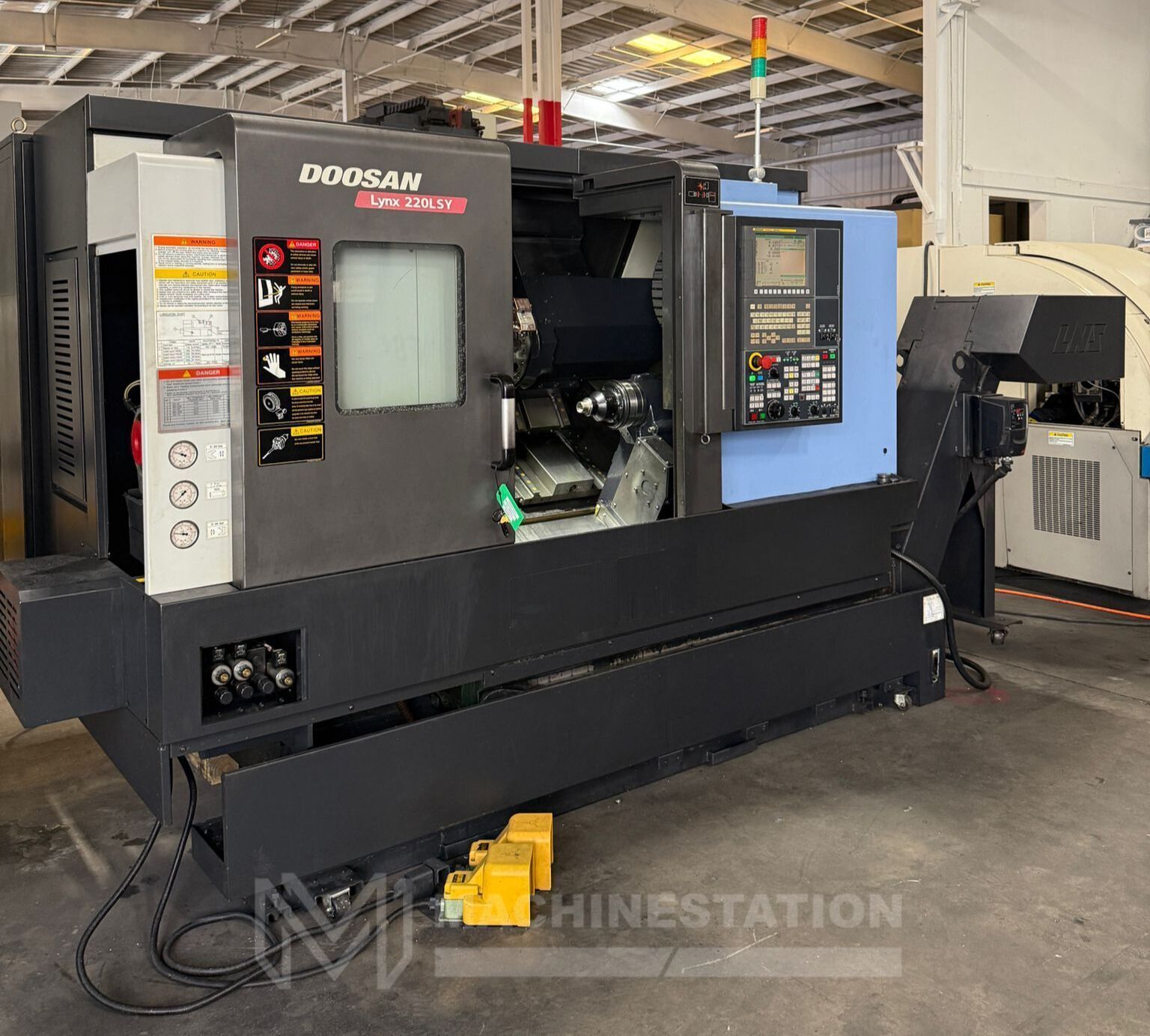 Doosan Lynx 220LSYC CNC Turning Center - Sub Spindle Y Axis Lathe 2