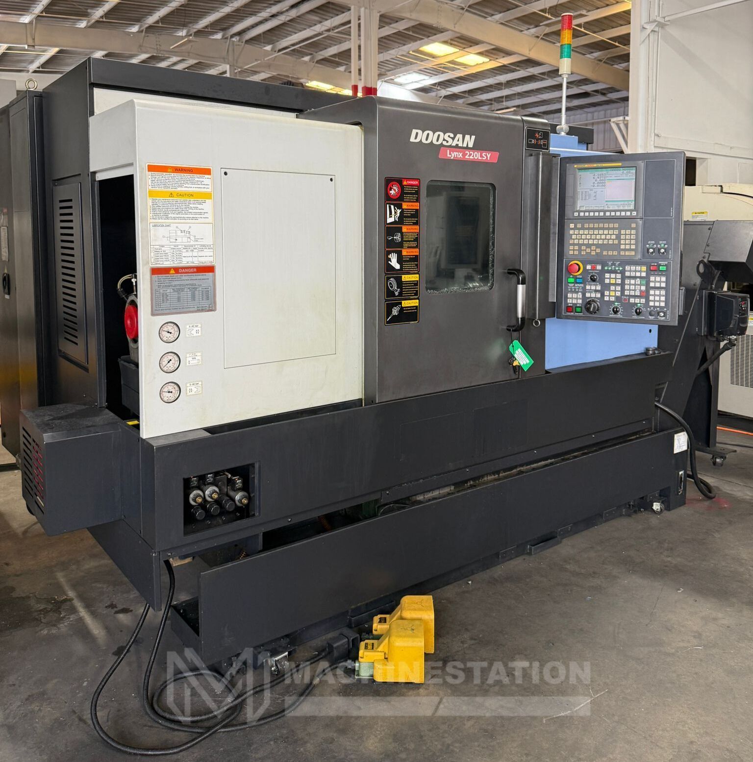 Doosan Lynx 220LSYC CNC Turning Center - Sub Spindle Y Axis Lathe 3