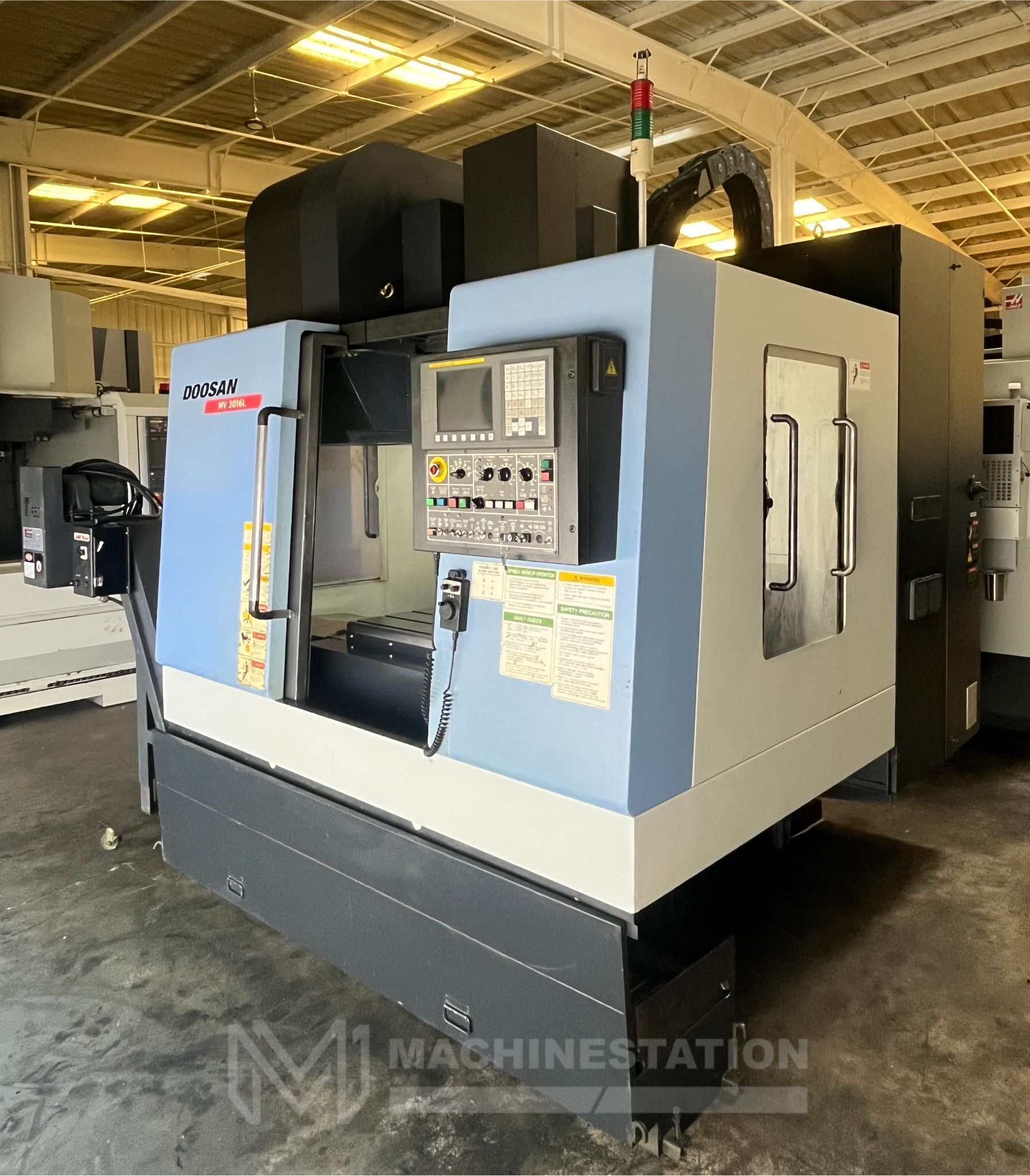 Doosan MV-3016L CNC Vertical Machining Center - Mill 4