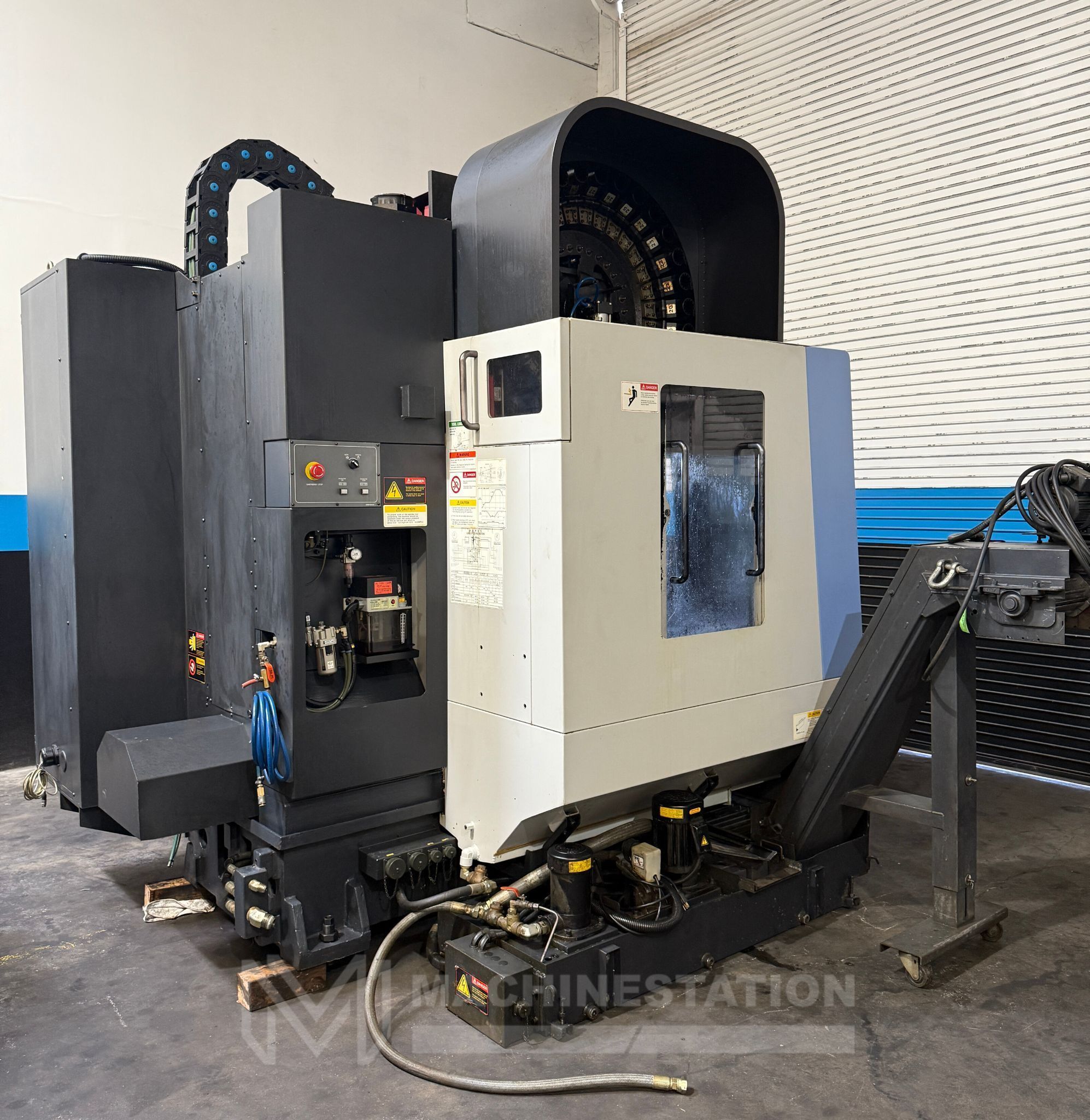Doosan MV-3016L CNC Vertical Machining Center - Mill 17