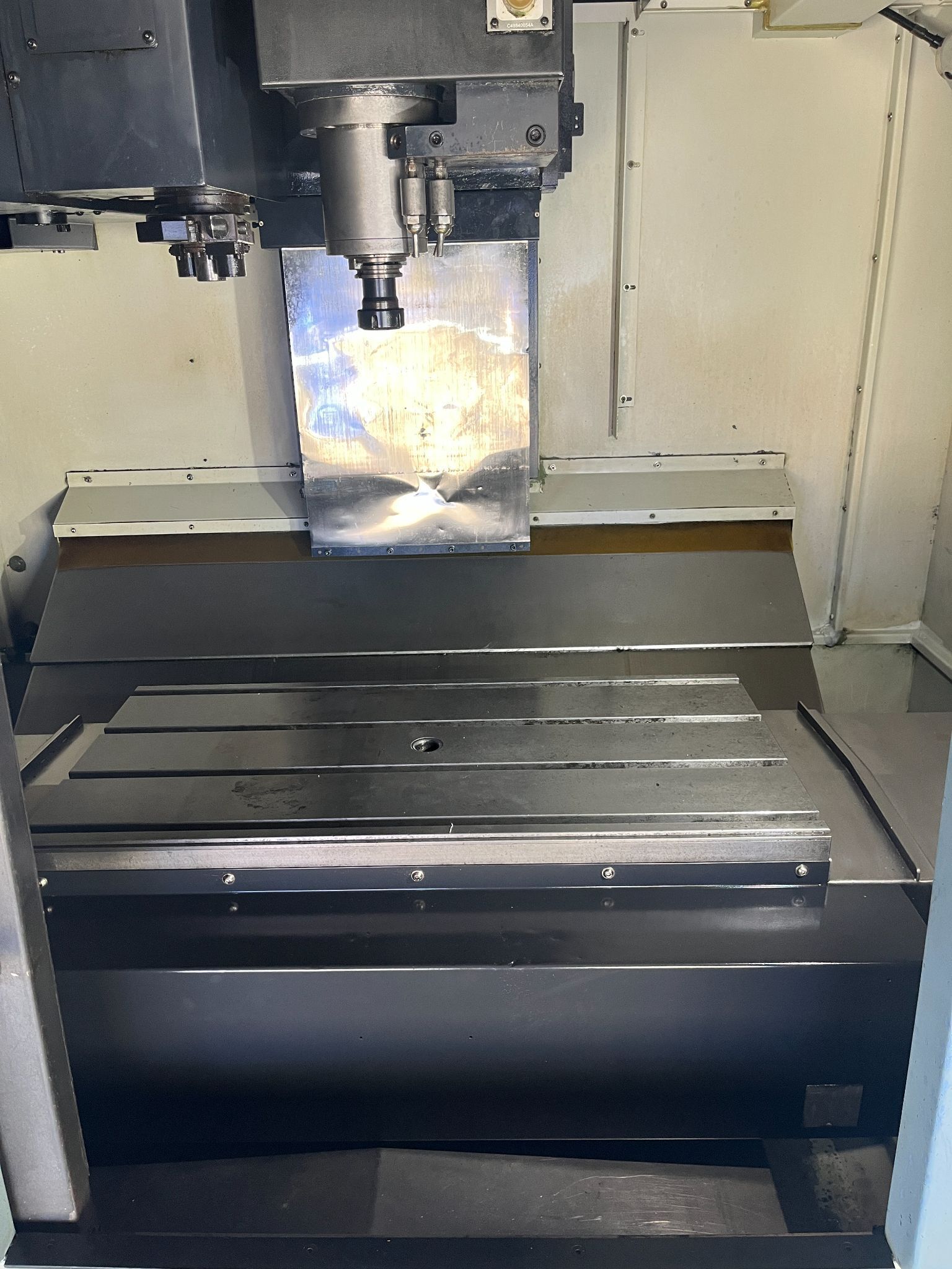 Doosan MV-3016L CNC Vertical Machining Center - Mill 9