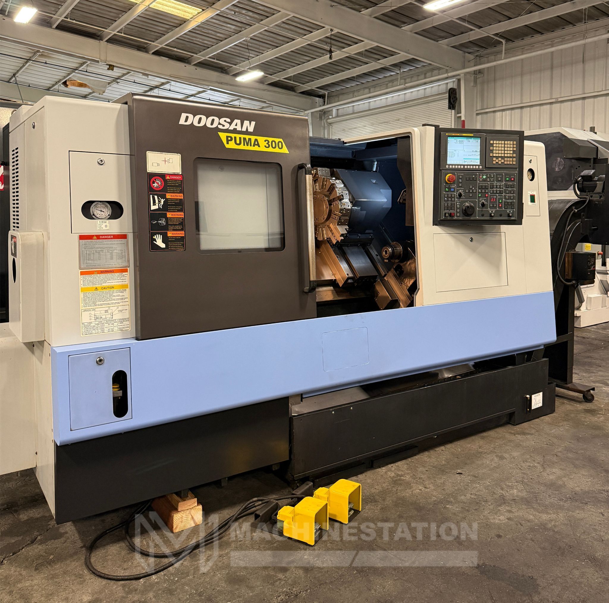Doosan Puma 300C CNC Turning Center - 12″ Chuck Lathe 3