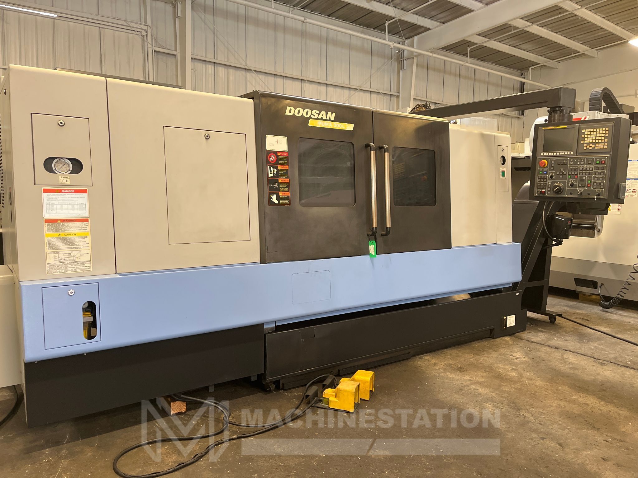 Doosan Puma 300LC CNC Turning Center - 12″ Chuck Long Bed Lathe 2