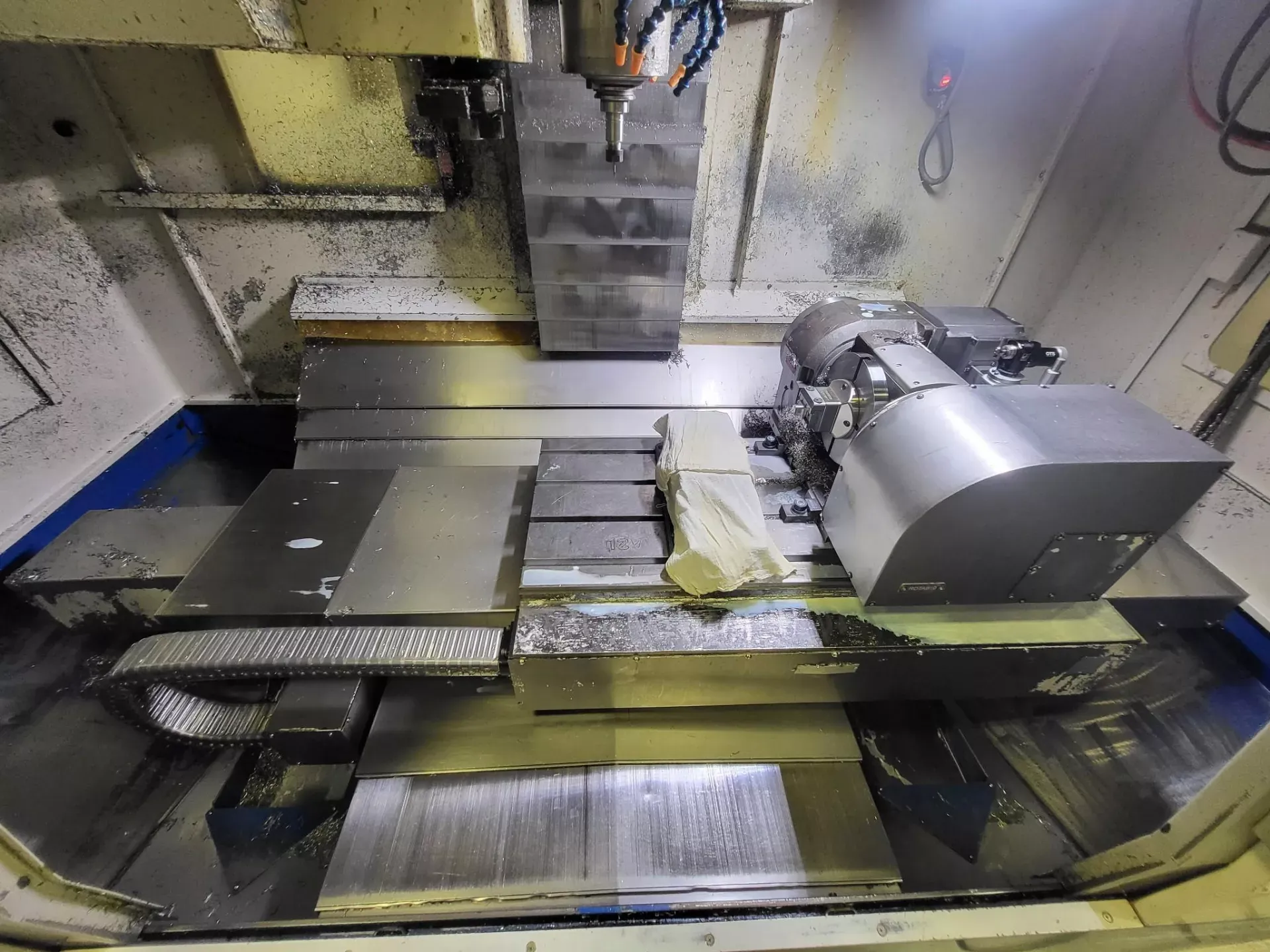 DOOSAN DMV-4020 CNC Vertical Machining Centers 11
