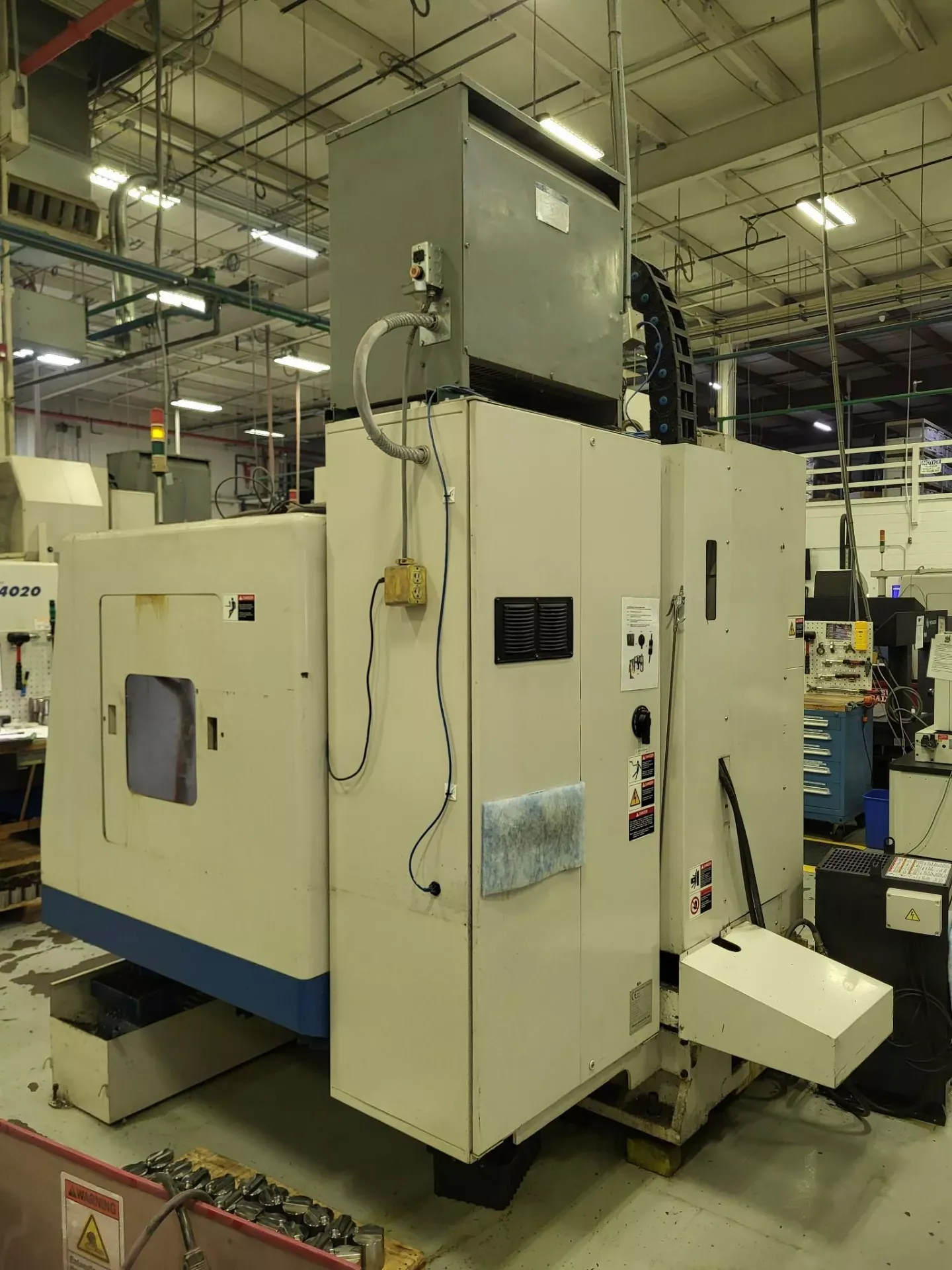 DOOSAN DMV-4020 CNC Vertical Machining Centers 17