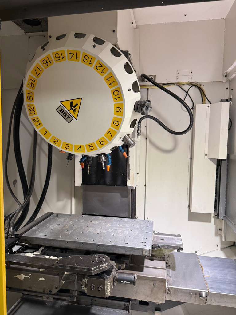 Fanuc Robodrill α-T21iFL CNC Drill Tap Center - Pallet Changer Mill 4