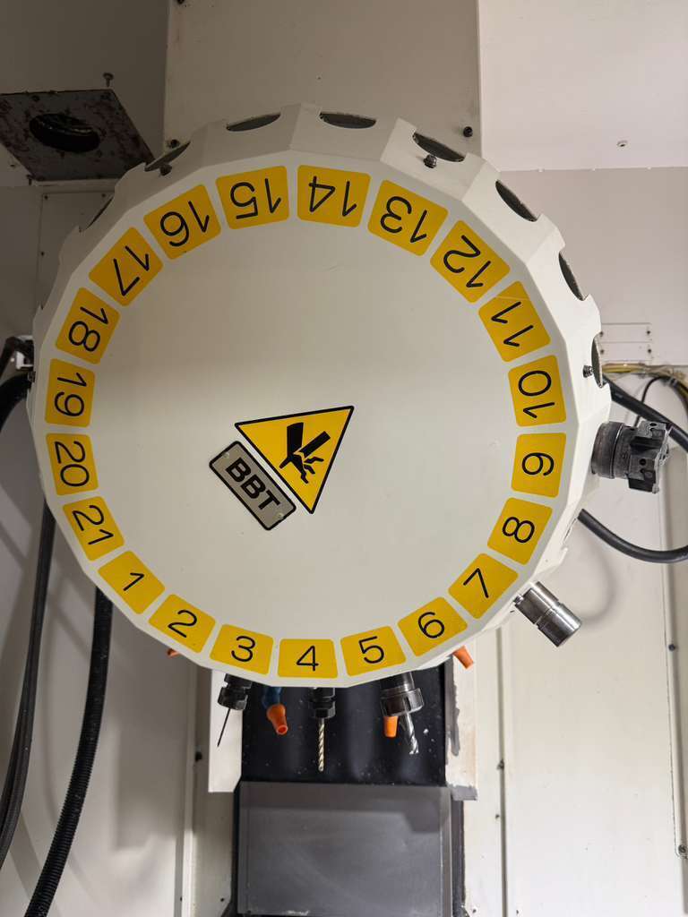Fanuc Robodrill α-T21iFL CNC Drill Tap Center - Pallet Changer Mill 5