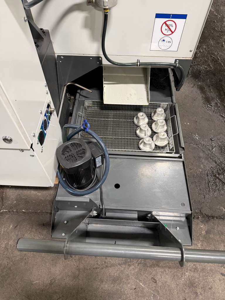 Haas VF-1 CNC Vertical Machining Center - 2016 Mill 14