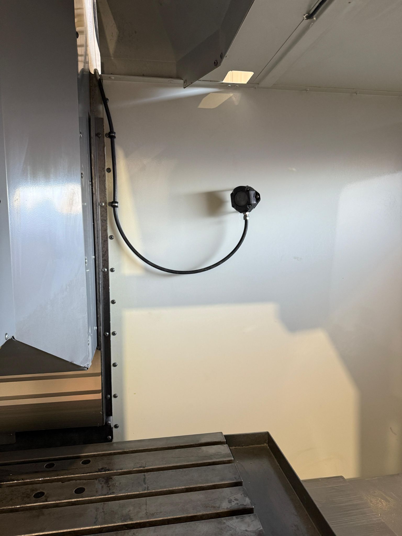 Haas VF-5B/40 CNC Vertical Machining Center - Mill 10