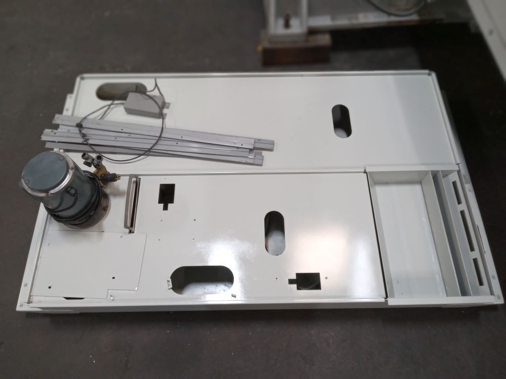 Haas VF-7D/40 CNC Vertical Machining Center - Mill 13