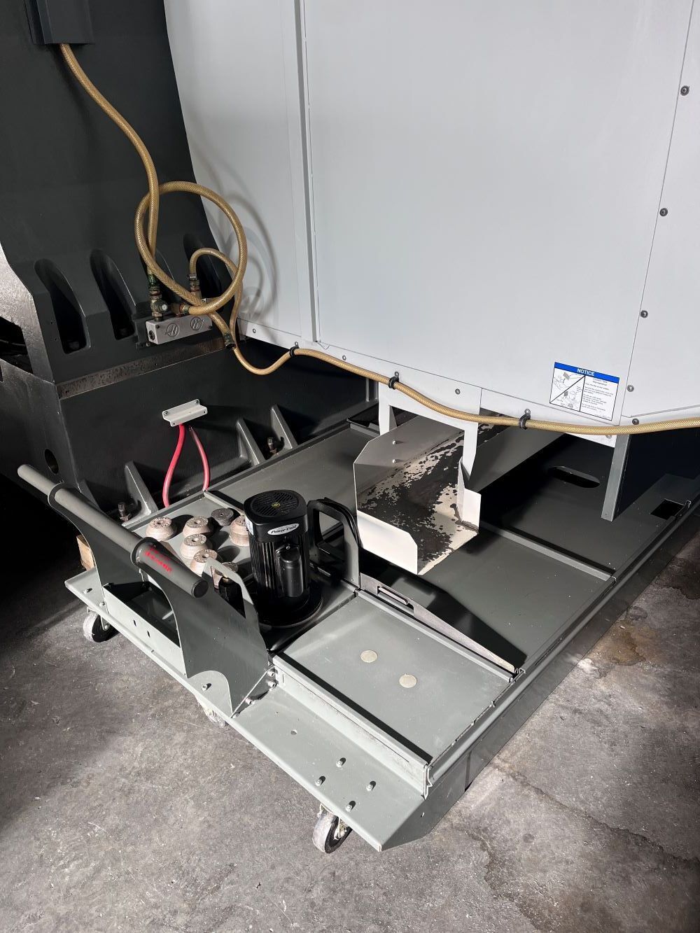 Haas VF-9/40 CNC Vertical Machining Center - Mill 19